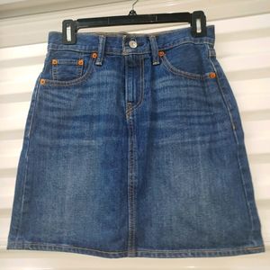 Levi jean skirt